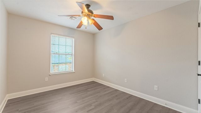 100 NE Chicory Lane, Bentonville, AR 72712