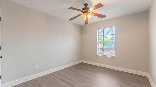 100 NE Chicory Lane, Bentonville, AR 72712