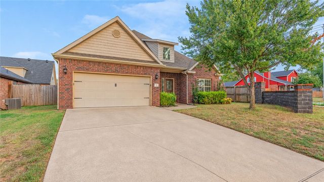 100 NE Chicory Lane, Bentonville, AR 72712