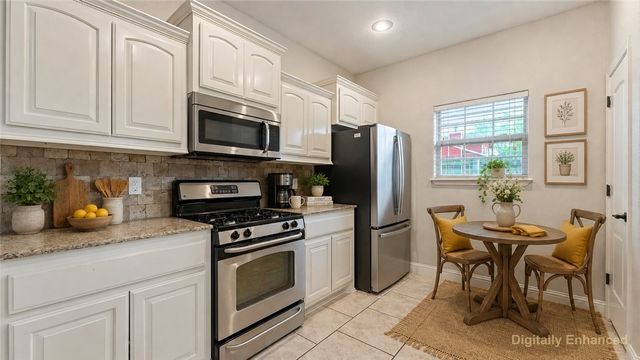 100 NE Chicory Lane, Bentonville, AR 72712