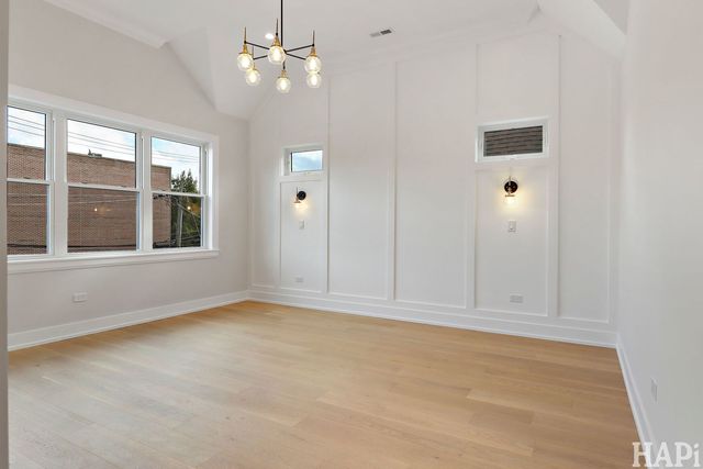 3507 N Whipple Street, Chicago, IL 60618