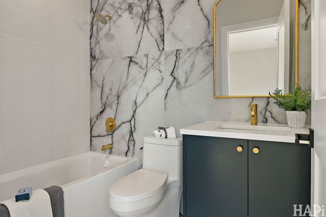 3507 N Whipple Street, Chicago, IL 60618