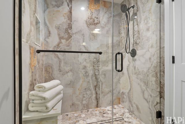 3507 N Whipple Street, Chicago, IL 60618