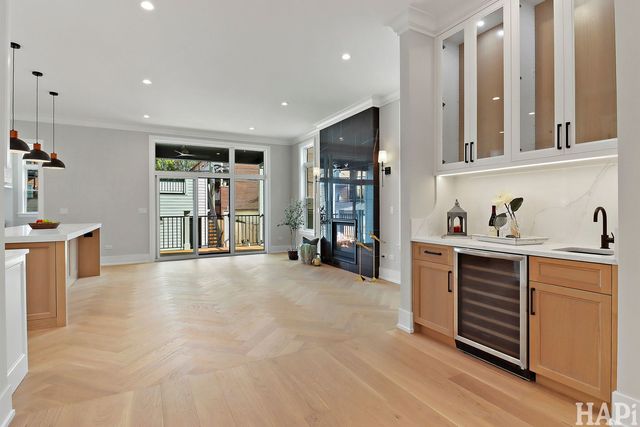 3507 N Whipple Street, Chicago, IL 60618