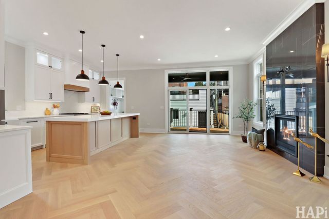 3507 N Whipple Street, Chicago, IL 60618