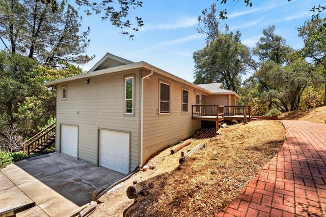 19221 Wolf Creek Rd, Grass Valley, CA 95949