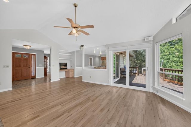 19221 Wolf Creek Rd, Grass Valley, CA 95949