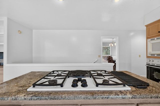 19221 Wolf Creek Rd, Grass Valley, CA 95949