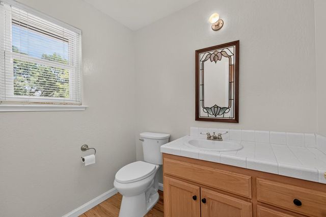 19221 Wolf Creek Rd, Grass Valley, CA 95949