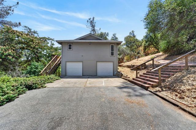 19221 Wolf Creek Rd, Grass Valley, CA 95949
