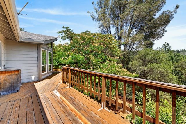19221 Wolf Creek Rd, Grass Valley, CA 95949