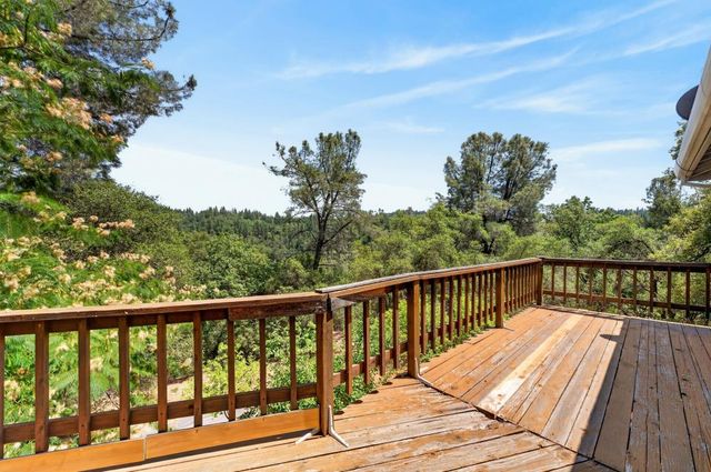 19221 Wolf Creek Rd, Grass Valley, CA 95949