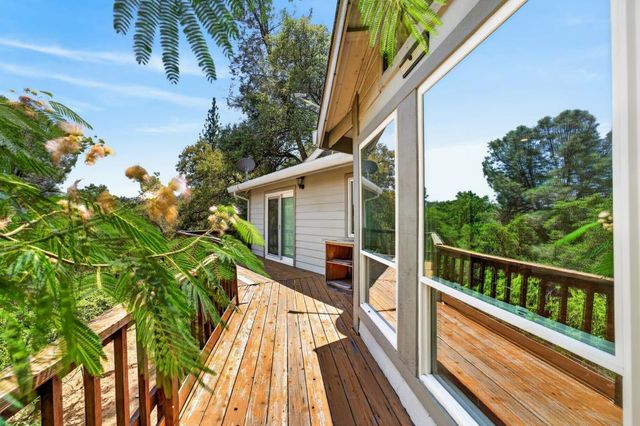 19221 Wolf Creek Rd, Grass Valley, CA 95949