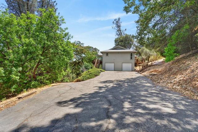 19221 Wolf Creek Rd, Grass Valley, CA 95949