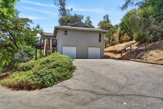 19221 Wolf Creek Rd, Grass Valley, CA 95949