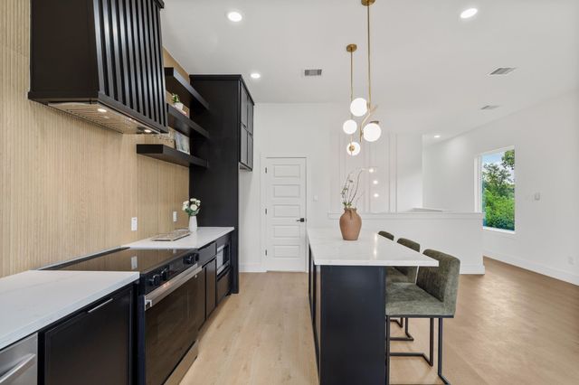 7321 Laura Koppe Road, Houston, TX 77028