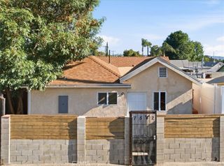 7542 White Oak Ave, Van Nuys, CA 91406