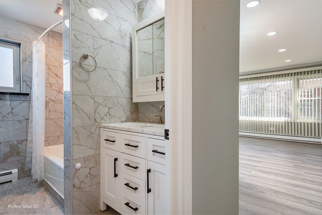 10114 Devon Court, Rosemont, IL 60018