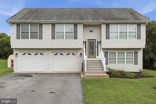 30 GORDON DR, Hedgesville, WV 25427