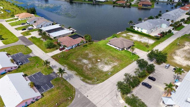 304 SW 3RD PLACE, Cape Coral, FL 33991