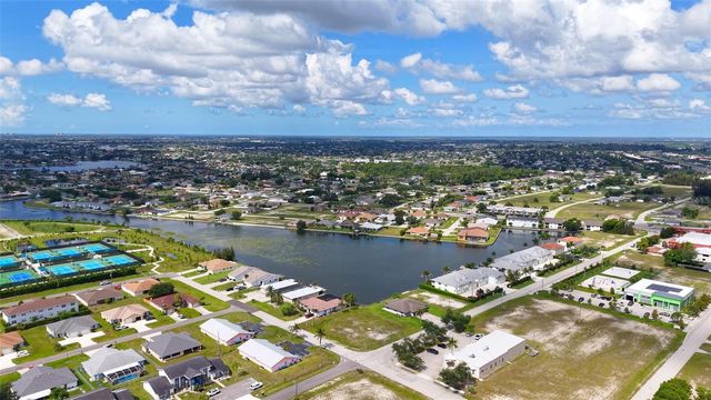 304 SW 3RD PLACE, Cape Coral, FL 33991