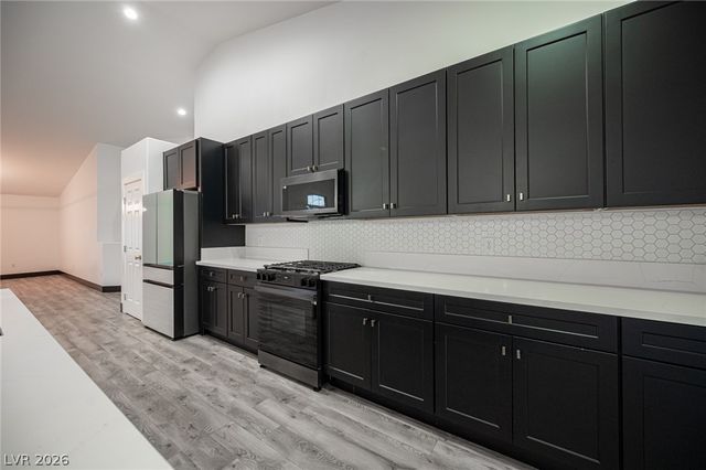 8020 Divernon Avenue, Las Vegas, NV 89149