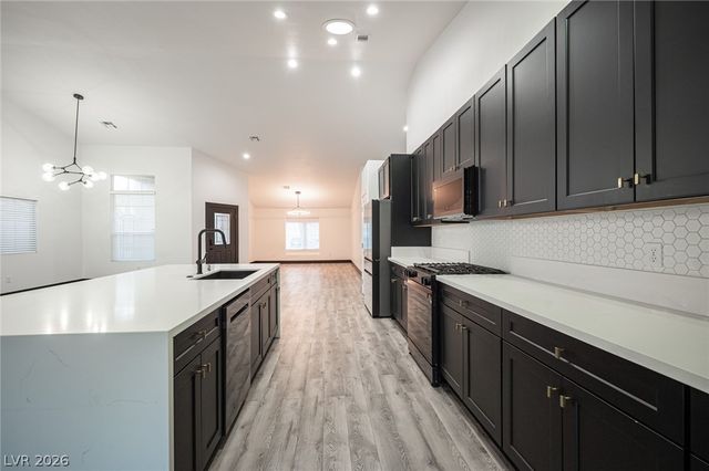 8020 Divernon Avenue, Las Vegas, NV 89149