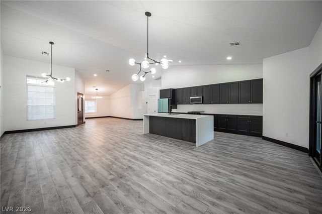 8020 Divernon Avenue, Las Vegas, NV 89149