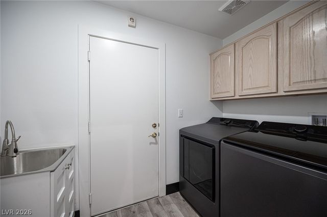 8020 Divernon Avenue, Las Vegas, NV 89149