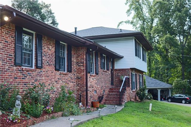 753 Brookwood Terrace SW, Lilburn, GA 30047