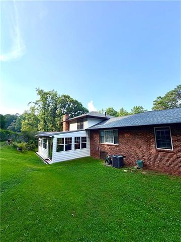 753 Brookwood Terrace SW, Lilburn, GA 30047