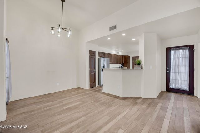 90 E Horizon Circle, Tucson, AZ 85737