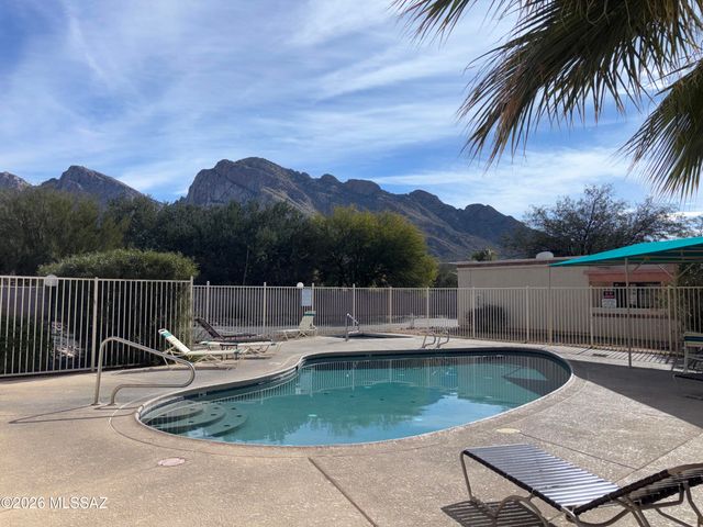 90 E Horizon Circle, Tucson, AZ 85737