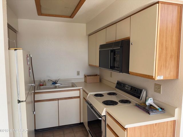 90 E Horizon Circle, Tucson, AZ 85737