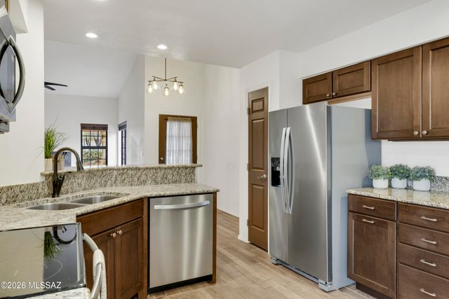 90 E Horizon Circle, Tucson, AZ 85737