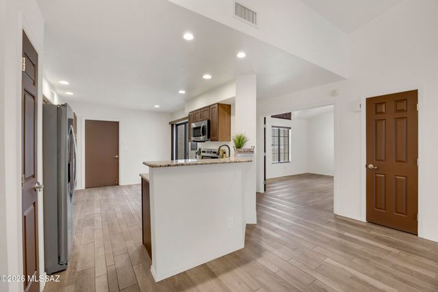 90 E Horizon Circle, Tucson, AZ 85737