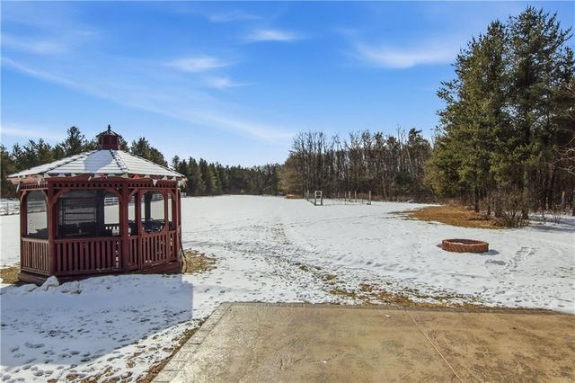 7631 Nine Mile Creek Road, Eau Claire, WI 54701
