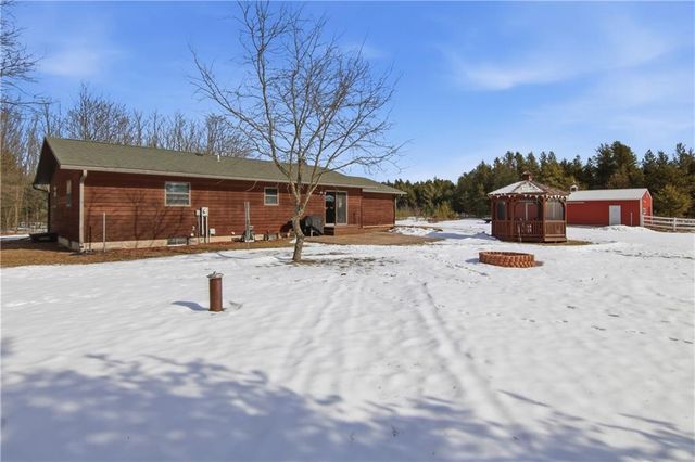 7631 Nine Mile Creek Road, Eau Claire, WI 54701