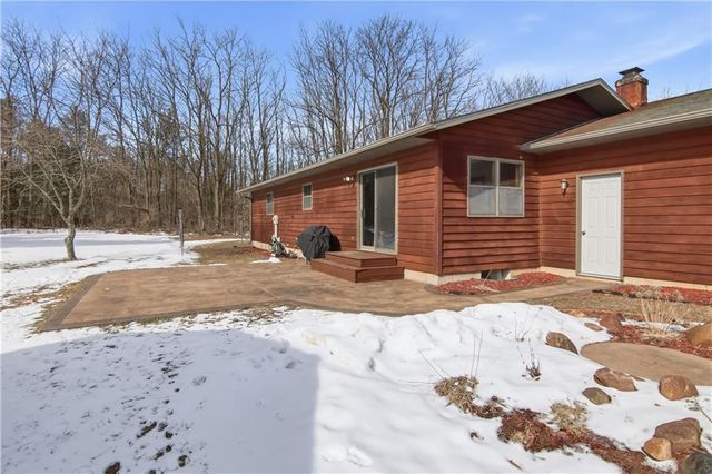 7631 Nine Mile Creek Road, Eau Claire, WI 54701