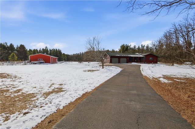 7631 Nine Mile Creek Road, Eau Claire, WI 54701