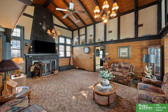 40 Pickard Lane, Council Bluffs, IA 51501