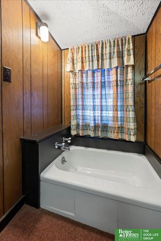 40 Pickard Lane, Council Bluffs, IA 51501