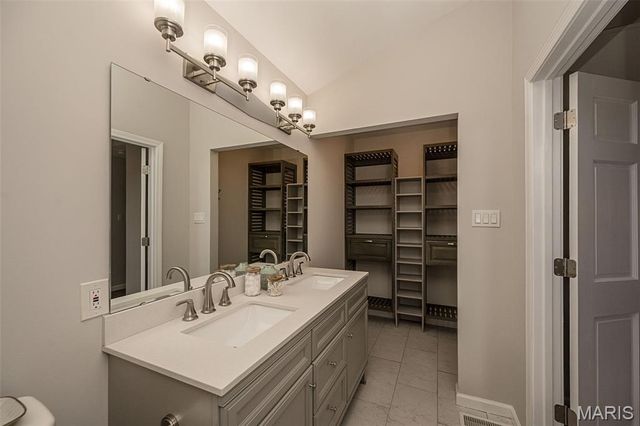13067 Midfield Terrace, Unincorporated, MO 63146