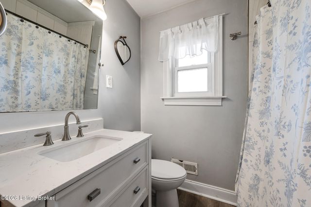 8611 Claudia Dr, Louisville, KY 40219