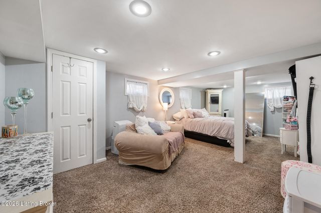 8611 Claudia Dr, Louisville, KY 40219