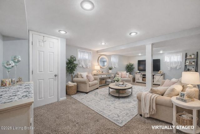 8611 Claudia Dr, Louisville, KY 40219