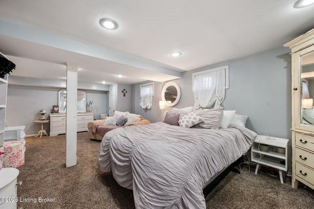 8611 Claudia Dr, Louisville, KY 40219