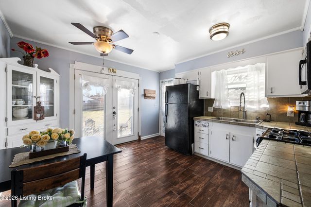 8611 Claudia Dr, Louisville, KY 40219