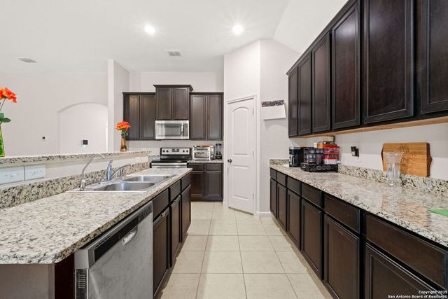 231 Azalea Way, New Braunfels, TX 78132