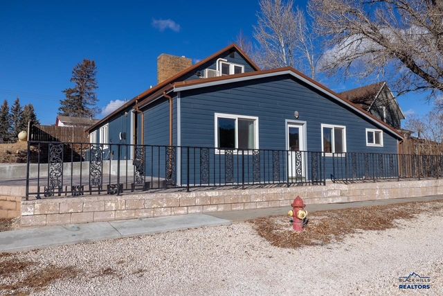 305 MT RUSHMORE RD, Custer, SD 57730